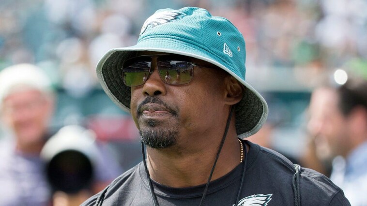 nfl-legend-brian-dawkins-reflects-on-marching-in-5k-with-us-veterans-for-suicide-prevention:-‘honor-for-me’