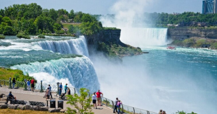 mom-jumps-off-niagara-falls-with-her-two-young-children-–-final-social-media-posts-showed-despair