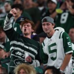 jets-fans-mercilessly-boo-team,-loudly-chant-‘sell-the-team’-after-nightmare-first-half