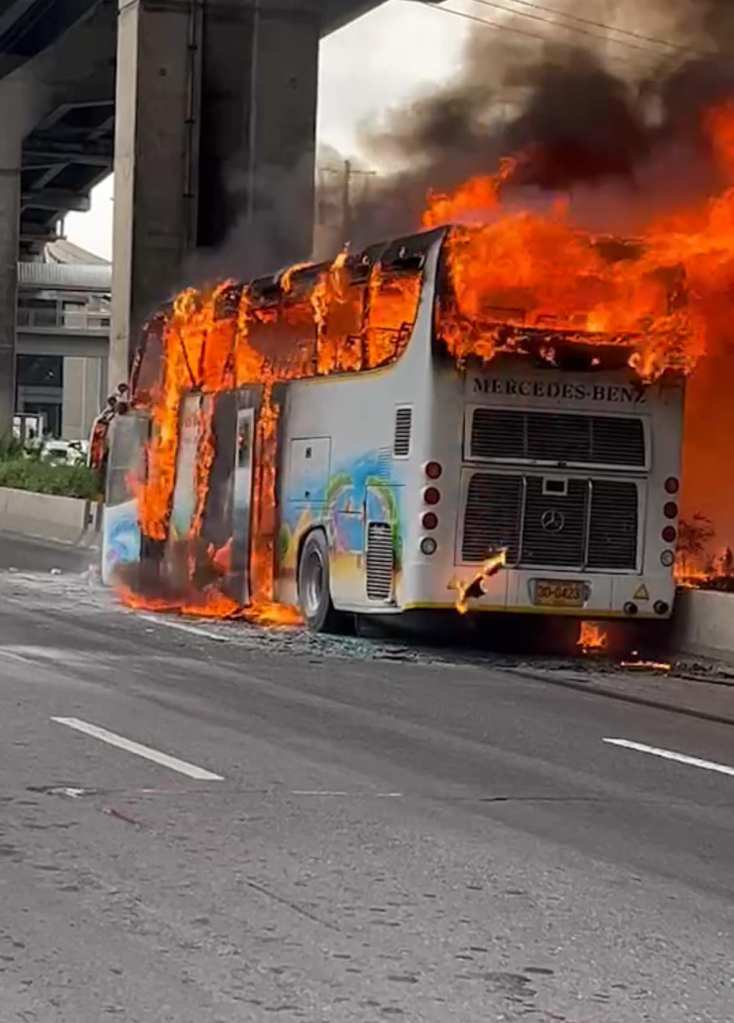 school-bus-catches-fire-outside-bangkok,-25-on-board-are-feared-dead:-government