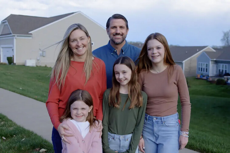 congressional-candidate-goes-viral-after-posing-for-‘happy-family’-pics-—-with-friend’s-wife-and-kids