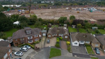 angry-residents-say-new-housing-development-is-plaguing-neighborhood-with-‘dust-storms-and-earthquakes’