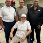 pete-rose-posed-with-reds-legends,-signed-autographs-day-before-death