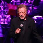 frankie-valli,-90,-insists-nobody-is-‘forcing’-him-to-perform-after-video-concerns-fans