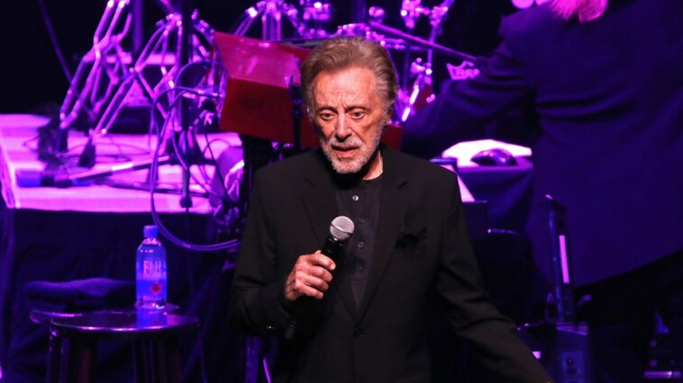 frankie-valli,-90,-insists-nobody-is-‘forcing’-him-to-perform-after-video-concerns-fans