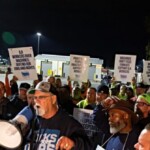 us.-port-workers-on-strike:-first-industrial-action-in-almost-50-years