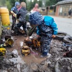 school-apologizes-to-parents-after-opening-‘muddy-play-area’-—-which-left-dirty-kids-coming-home