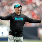 doug-pederson-denies-he’s-‘lost-the-locker-room’-as-jaguars’-struggles-continue