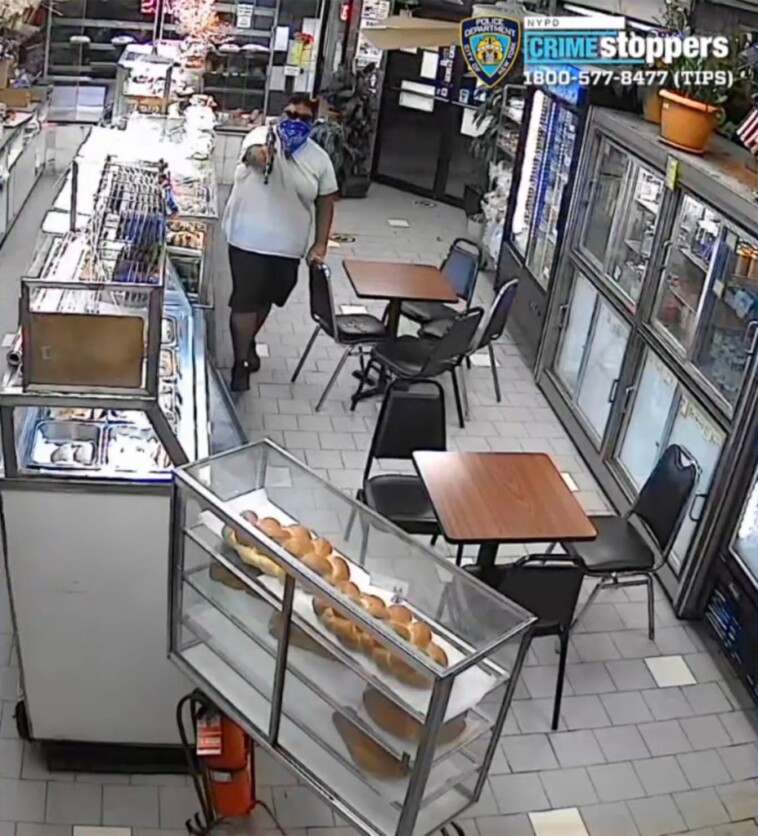 rifle-wielding-thief-in-sunglasses-terrorizes-nyc-bakery-in-bizarre-caught-on-camera-stickup-fail