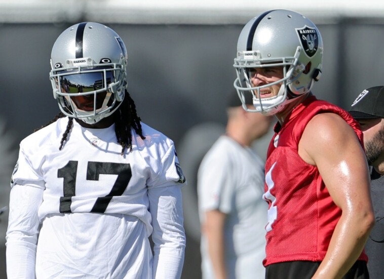 derek-carr-‘would-welcome’-a-davante-adams-reunion-amid-growing-trade-rumors