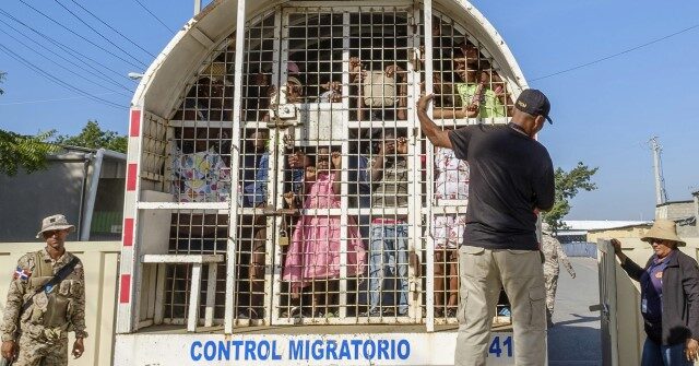 dominican-republic-increases-deportations-as-haiti-crisis-worsens