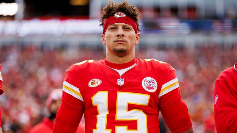 patrick-mahomes-calls-out-ex-teammate-for-supporting-yankees-over-royals-in-alds:-‘he-might-have-to-move’