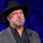 garth-brooks-accused-of-sexual-assault-and-battery-by-makeup-artist-in-new-lawsuit