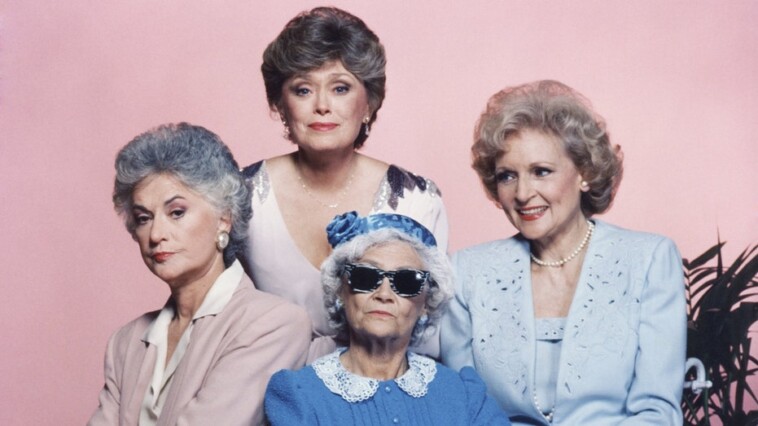 dress-like-the-‘golden-girls’-cast-this-halloween