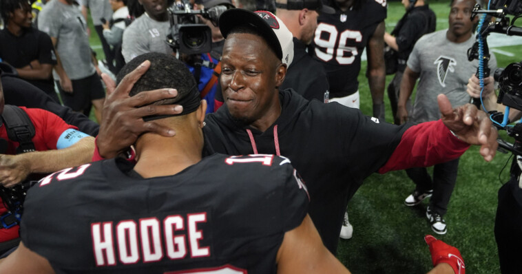 ‘you-like-that?’-–-falcons-win-in-stunning-fashion-with-walk-off-overtime-touchdown-to-defeat-buccaneers