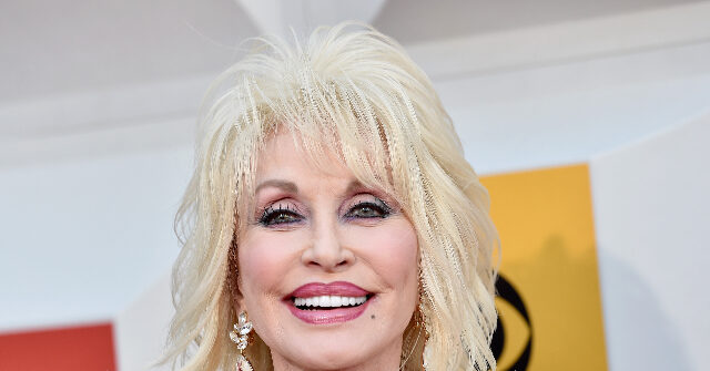 dolly-parton:-‘i’m-donating-a-million-dollars’-to-hurricane-helene-relief-efforts