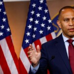 top-house-democrat-hakeem-jeffries-says-eric-adams-should-not-resign