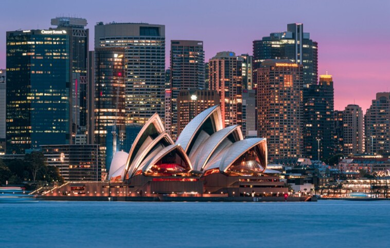 sydney-ranked-as-best-city-in-the-world,-second-behind-singapore-in-‘friendliest’-in-new-list