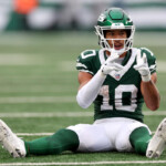 jets’-allen-lazard-likely-to-appeal-nfl-fine-for-finger-gun-celebration;-cowboys’-ceedee-lamb-punished-for-taunting,-‘violent-gesture’