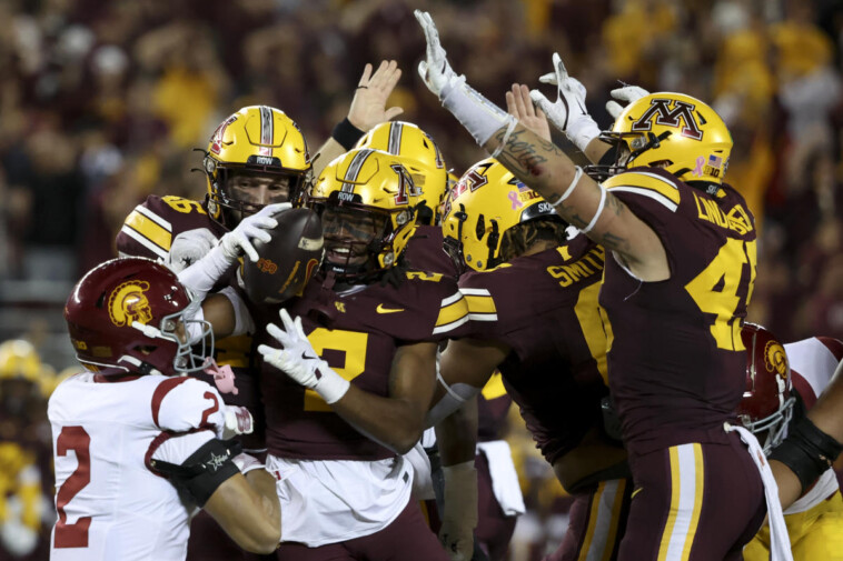 no.-12-usc-loses-2nd-big-ten-road-game,-falling-24–17-to-minnesota