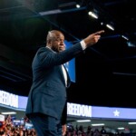 magic-johnson:-black-men-should-vote-for-harris-because-trump-‘did-not-deliver-on’-promises-to-black-community