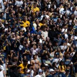 cal-fans-break-through-espn’s-‘college-gameday’-barricades-ahead-of-miami-showdown