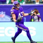 vikings’-van-ginkel-picks-off-jets’-rodgers,-returns-it-63-yards-for-td