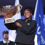 gauff-rolls-past-muchova-for-china-open-title