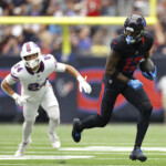 nfl’s-leading-receiver-nico-collins-leaves-texans-bills-game-with-hamstring-injury