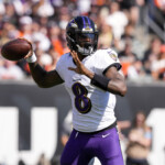 lamar-jackson,-derrick-henry-lead-ravens-to-massive,-chaotic-win-over-joe-burrow,-bengals