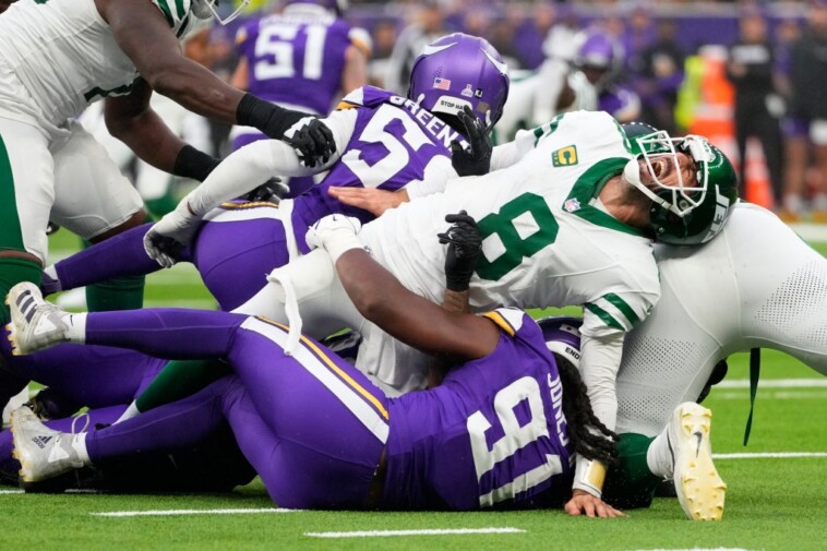 aaron-rodgers-interception-ends-jets’-comeback-hopes-in-crushing-london-loss-to-sam-darnold,-vikings