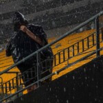 steelers,-cowboys-fans-receive-dire-warning-from-stadium-officials-as-thunderstorms-delay-kickoff