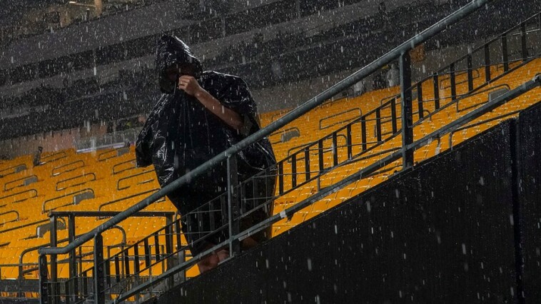 steelers,-cowboys-fans-receive-dire-warning-from-stadium-officials-as-thunderstorms-delay-kickoff