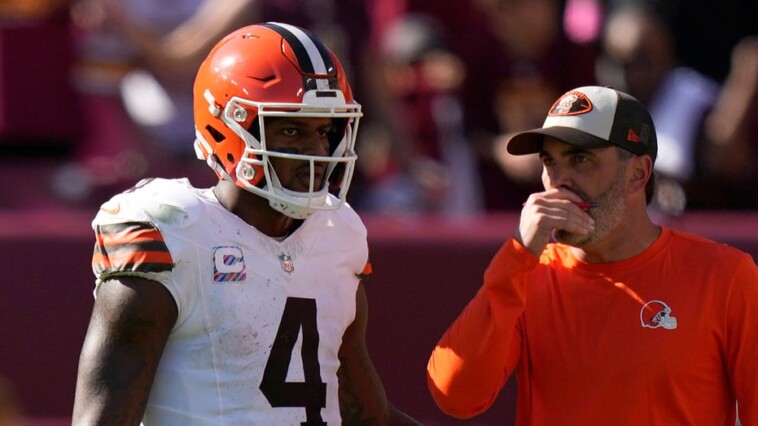 browns’-deshaun-watson-leaves-coach-flabbergasted-during-crucial-4th-down-in-loss-vs-commanders