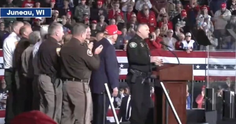 wisconsin-sheriffs-proudly-endorse-president-trump-at-rally-(video)