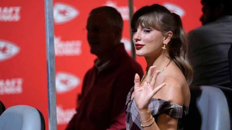 taylor-swift-returns-to-watch-chiefs-take-on-saints-after-missing-last-2-games