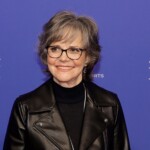 sally-field-reflects-on-her-‘horrific’-illegal-abortion-in-mexico-to-promote-kamala-for-president