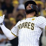 tatis-again-stars-as-padres-take-hold-of-nlds