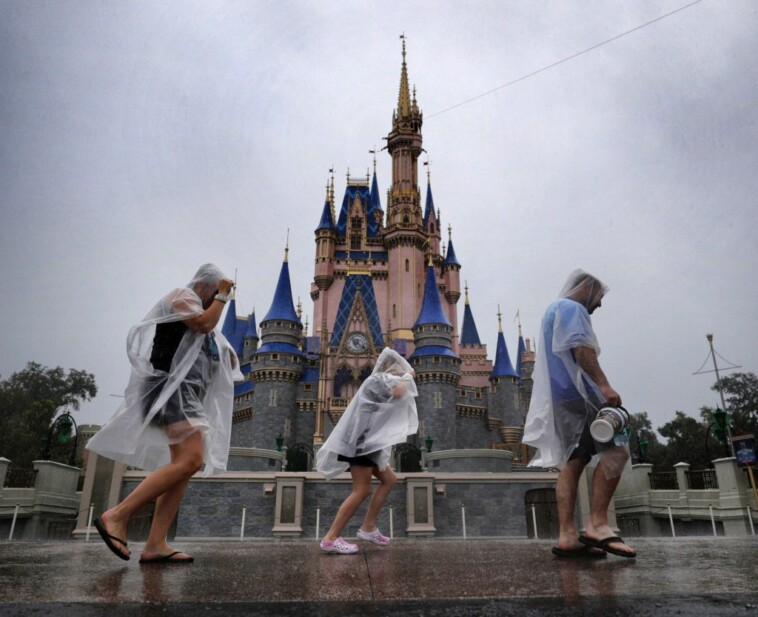 walt-disney-world-tourists-enjoy-day-at-park-ahead-of-hurricane-milton-—-as-workers-worry-about-homes:-‘sort-of-f–ked-up’