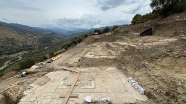 one-of-a-kind-ancient-bathhouse-found-buried-in-the-hills-of-sicily