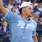 patrick-mahomes-goes-wild-in-suite,-screams-in-former-teammate’s-face-as-royals-tie-alds-game-vs.-yankees