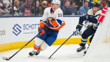 mat-barzal’s-injury-surprise-a-blow-to-already-struggling-islanders