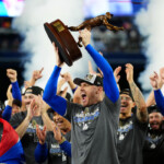 los-angeles-dodgers-world-series-parade-live-updates:-la.-celebrates-championship-win-over-new-york-yankees