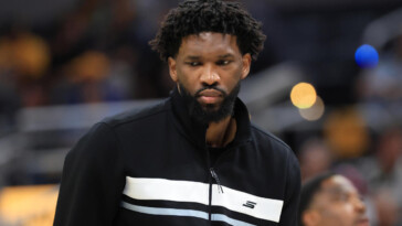 sixers’-joel-embiid-balks-at-notion-that-he-doesn’t-want-to-play-through-knee-injury