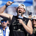 dodgers-world-series-parade:-clayton-kershaw-declares-himself-‘dodger-for-life’-with-player-option-looming