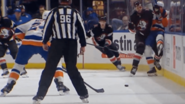 mike-reilly-leaves-ice-after-hard-hit-along-boards-in-islanders-injury-scare