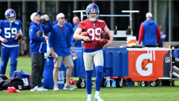 giants’-latest-mind-boggling-kicker-injury-means-practice-squad-option-set-for-debut