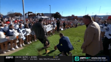 jason-kelce’s-‘college-gameday’-kicks-couldn’t-have-gone-worse:-‘this-guy-sucks!’