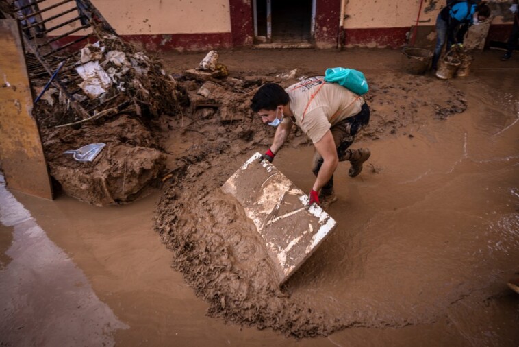 spain-pm-orders-5k-troops-to-help-with-relief-for-devastating-flood-that-killed-over-200