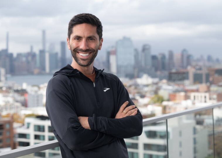 ‘catfish’-hunter-nev-schulman-running-nyc-marathon-three-months-after-breaking-his-neck